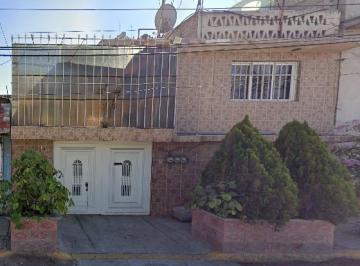 Casa de 4 habitaciones, Nezahualcóyotl · Casa en Remate en Nezahualcoyotl