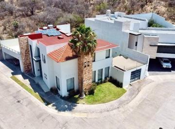 Casa · 509ha · 4 Recámaras · 3 Estacionamientos · Casa en Venta en Porta Fontana