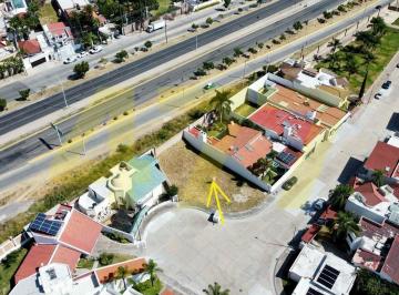 Terreno / Lote · Terreno en Venta en Jardines del Campestre