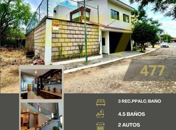 Casa · 318m² · 3 Recámaras · 2 Estacionamientos · Casa en Venta en Portones del Carmen