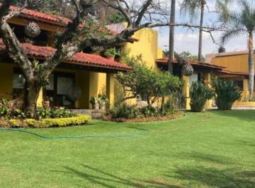 Casa de 9 habitaciones, Cuernavaca · Casa en Venta en Zona Dorada con Vista Hermosa