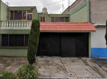 Casa de 3 habitaciones, Venustiano Carranza · Se Vende Casa en Aviacion