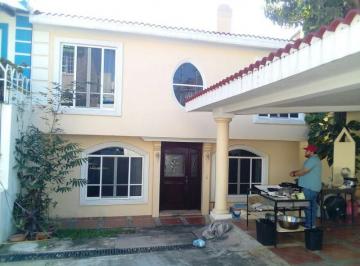 Casa · 150m² · 4 Recámaras · 2 Estacionamientos · Casa en Venta en Villahermosa Tabasco con 4 Recamaras, Cerca del Parque Jícaro