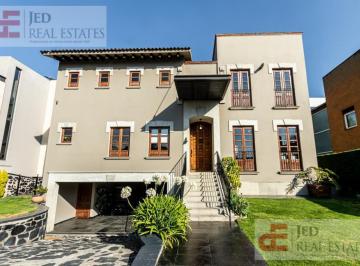 Casa en condominio · 410m² · 3 Recámaras · 4 Estacionamientos · Casa en Condominio - Club de Golf Los Encinos