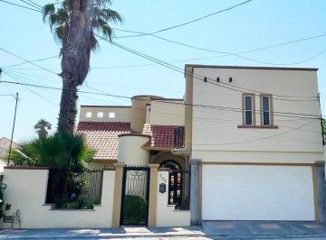 Casa de 4 habitaciones, Saltillo · Casa en Venta en San Patricio
