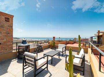 Casa de 4 habitaciones, Ensenada · Casa con Vista Al Mar y Casita Independiente en Privada, Cerca de La Playa