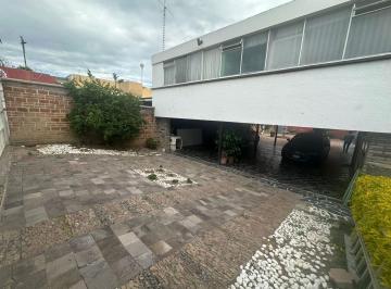 Casa · 697m² · 12 Recámaras · 10 Estacionamientos · Casa en Venta en Esquina en La Arbide, Excelentes Espacios Para Oficina