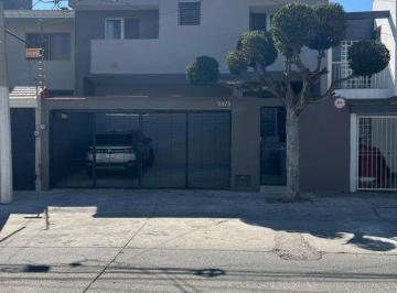 Casa · 346m² · 4 Recámaras · 2 Estacionamientos · Casa en Venta Arboledas