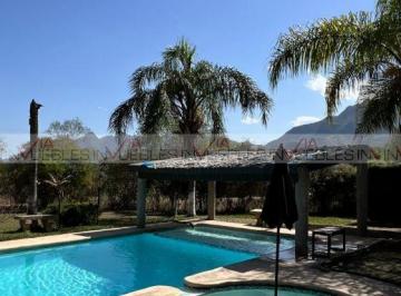 Rancho · 2660m² · 3 Recámaras · 10 Estacionamientos · Rancho en Venta en La Boca