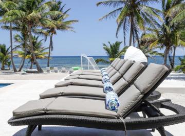 Casa · 1000m² · 5 Recámaras · 8 Estacionamientos · Casa en Playa Turquesa, Mahahual