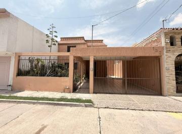 Casa de 3 habitaciones, Salamanca · Casa en Venta, Fracc. Profesionistas