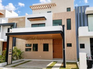 Casa · 297m² · 4 Recámaras · Casa en Venta con 4 Terrazas en Residencial Río en Cancún