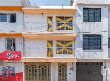 Casa · 176m² · 5 Recámaras · 2 Estacionamientos · Casa en Venta en Fuentes de Aragón, Ecatepec