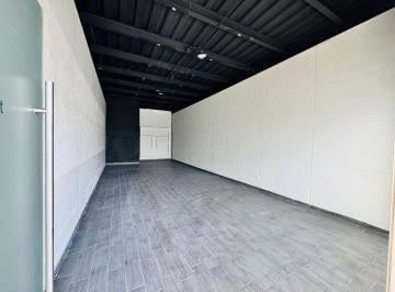 Local comercial de 1 habitación, Saltillo · Local en Plaza Comercial, V. Carranza Pasando Nazario Ortiz Garza