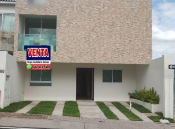 Casa · 208m² · 4 Recámaras · 2 Estacionamientos · Casa - Fraccionamiento El Mirador
