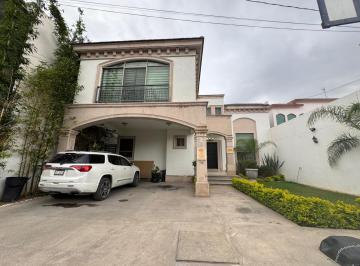 Casa de 4 habitaciones, Saltillo · Se Vende Casa en Parques de La Cañada