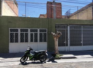 Casa de 3 habitaciones, Aguascalientes · Col España Amplia Casa en Venta Solo Contado Precio Negociable Requiere Arreglos