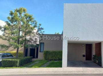 Casa en condominio de 3 habitaciones, El Marqués · Casa en Venta 3 Recamaras y Jardín, Zibatá Gpt3317