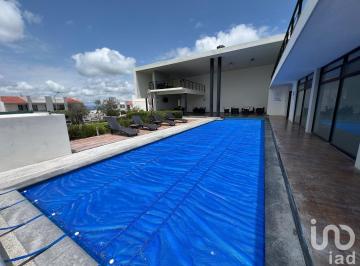 Departamento · 140m² · 3 Recámaras · 2 Estacionamientos · Zibata Departamento en Venta