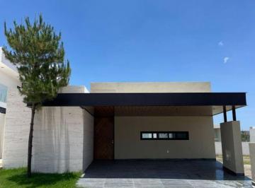 Casa de 3 habitaciones, León · Casa en Venta en La Campiña