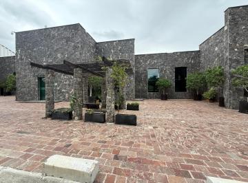 Local comercial · 200m² · 335 Estacionamientos · Local en Renta Torre San Mateo, Zona Norte, León, Gto