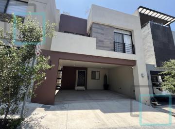 Casa · 228m² · 3 Recámaras · 2 Estacionamientos · Casa en Venta en Dominio Cumbres Zona García
