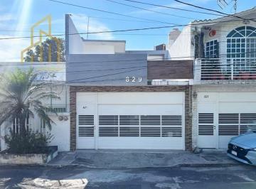 Casa · 160m² · 2 Recámaras · 2 Estacionamientos · Casa en Venta El Manantial Boca del Rio