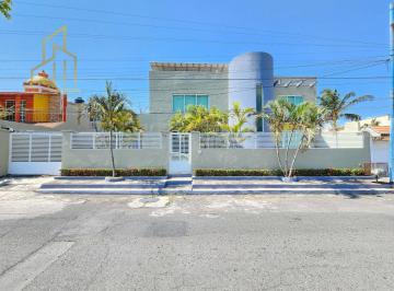 Casa · 273m² · 4 Recámaras · 2 Estacionamientos · Casa en Col Graciano Sánchez Junto a La Tampiquera
