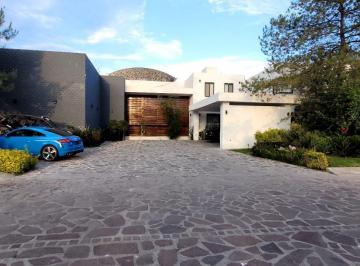 Casa · 1200m² · 4 Recámaras · 10 Estacionamientos · Casa en Venta