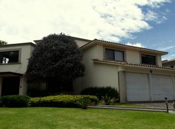 Casa en condominio de 4 habitaciones, Lerma · Casa en Venta en Club de Golf Los Encinos, Lerma, Ocoyoacac, 25 Min de Santa Fe