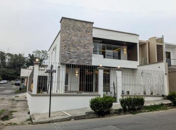 Casa de 4 habitaciones, Fortín · Lujosa Casa en Esquina, Recámara en Planta Baja