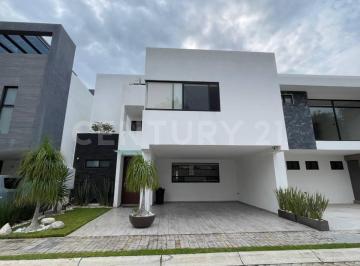 Casa · 323m² · 4 Recámaras · 2 Estacionamientos · Casa en Venta - Parque Querétaro, Lomas de Angelópolis III