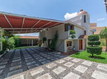 Casa · 1459m² · 4 Recámaras · 6 Estacionamientos · Vive Rodeado de Nturaleza Amplia Casa con Jardin y Terraza Vista a La Barranca