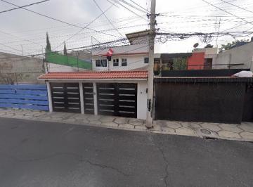 Casa de 4 habitaciones, Coyoacán · ¡Aprovecha Gran Inmueble en Remate Bancario!