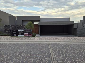 Casa de 4 habitaciones, León · Casa con 758 m² Superficie de Terreno, 4 Recámaras en Venta en Country Club Gran Jardín