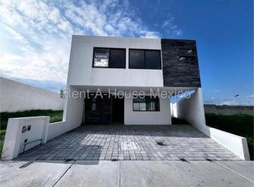 Casa de 3 habitaciones, El Marqués · Estrena Casa con Alberca Techada, Gym y Canchas en Privada
