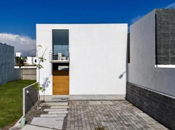 Casa de 3 habitaciones, Alvarado · Casa en Venta Nueva en La Rioja con Rec. en P. B.