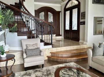 Casa · 406m² · 3 Recámaras · 2 Estacionamientos · Casa en Venta en Lomas del Roble