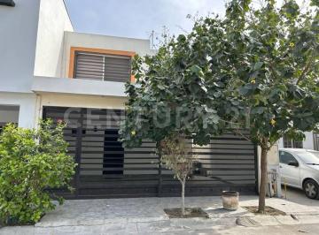 Casa · 109m² · 2 Recámaras · 2 Estacionamientos · Casa en Venta Fracc. Muran, Apodaca, Nuevo León (Con Ampliación)