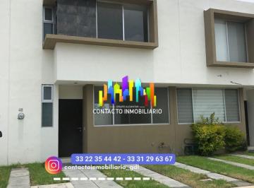 Casa en condominio de 3 habitaciones, Zapopan · Casa en Renta en Nisperos Residencial