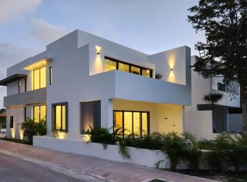 Casa de 4 habitaciones, Benito Juárez · Casa en Venta – Residencial Lagos del Sol, Cancún