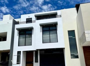 Casa · 250m² · 3 Recámaras · 2 Estacionamientos · Casa en Valle Imperial