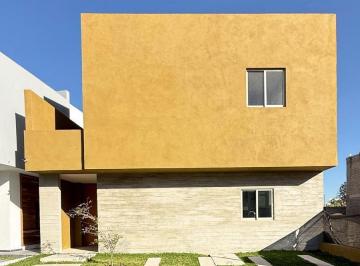 Casa · 216m² · 4 Recámaras · 3 Estacionamientos · Casa en Casa Fuerte