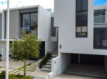 Casa · 140m² · 3 Recámaras · 2 Estacionamientos · Casa en Paraje Santa Anita