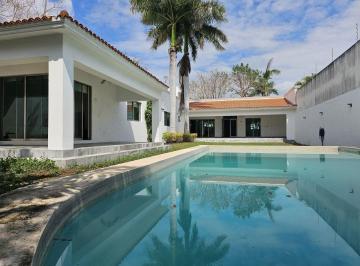 Casa · 601m² · 3 Recámaras · 3 Estacionamientos · Impresionante Casa en Venta Sola Planta Temozon Norte (Avc - 2624)