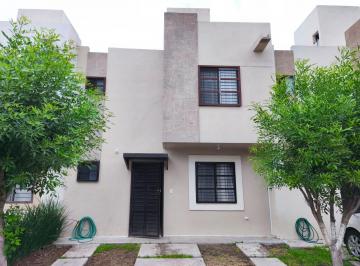 Casa · 125m² · 5 Recámaras · 2 Estacionamientos · Casa en Rincones El Marqués