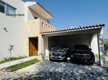 Casa · 360m² · 4 Recámaras · 2 Estacionamientos · Casa en Fraccionamiento Burgos Bugambilias