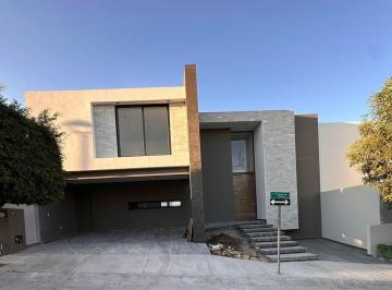 Casa de 4 habitaciones, León · Residencia Nueva Venta en Cañada del Refugio - León Guanajuato