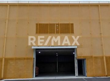 Bodega-Galpón · 236m² · 4 Estacionamientos · Bodega Almacenaje o Industria Ligera - (4)