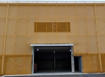 Bodega-Galpón · 236m² · 4 Estacionamientos · Bodega Almacenaje o Industria Ligera - (4)